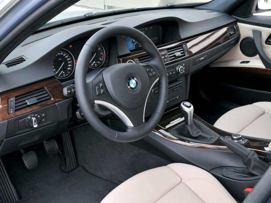  BMW 335i Sedan 2008 года  (фото 7 из 16)